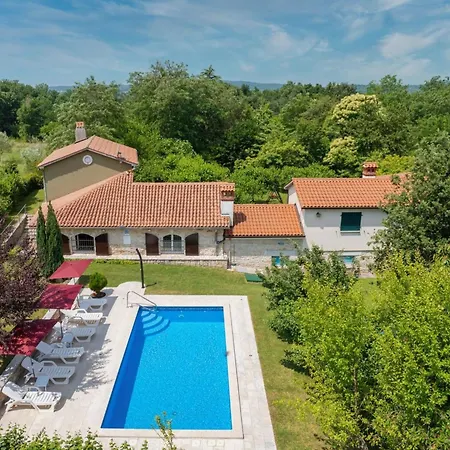 Gemuetliches In Ruzici Mit Offenem Kamin By Interhome Holiday home Nedescina